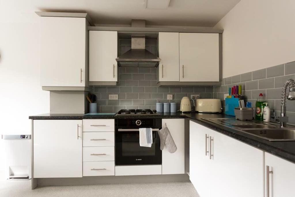 The Beeches 3 - Serviced Apartment Sheffield Esterno foto